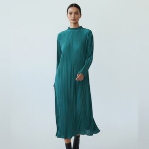 Dress Forum ladies long sleeve maxi dress size Small NWT long sleeve crew neck
